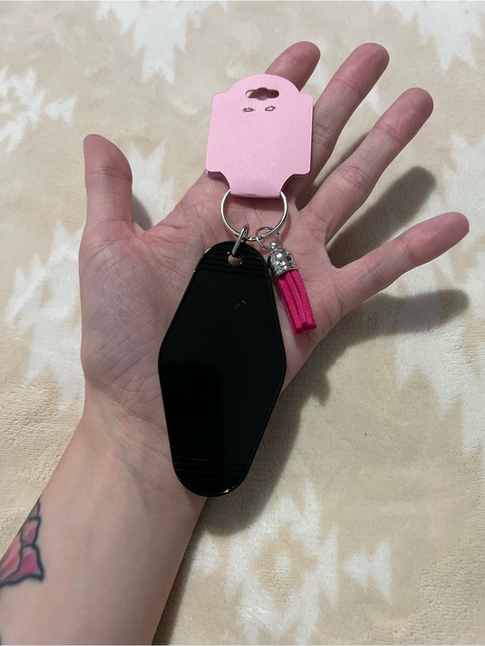 Hello Kitty Keychain ✨ - Picture 3 of 3